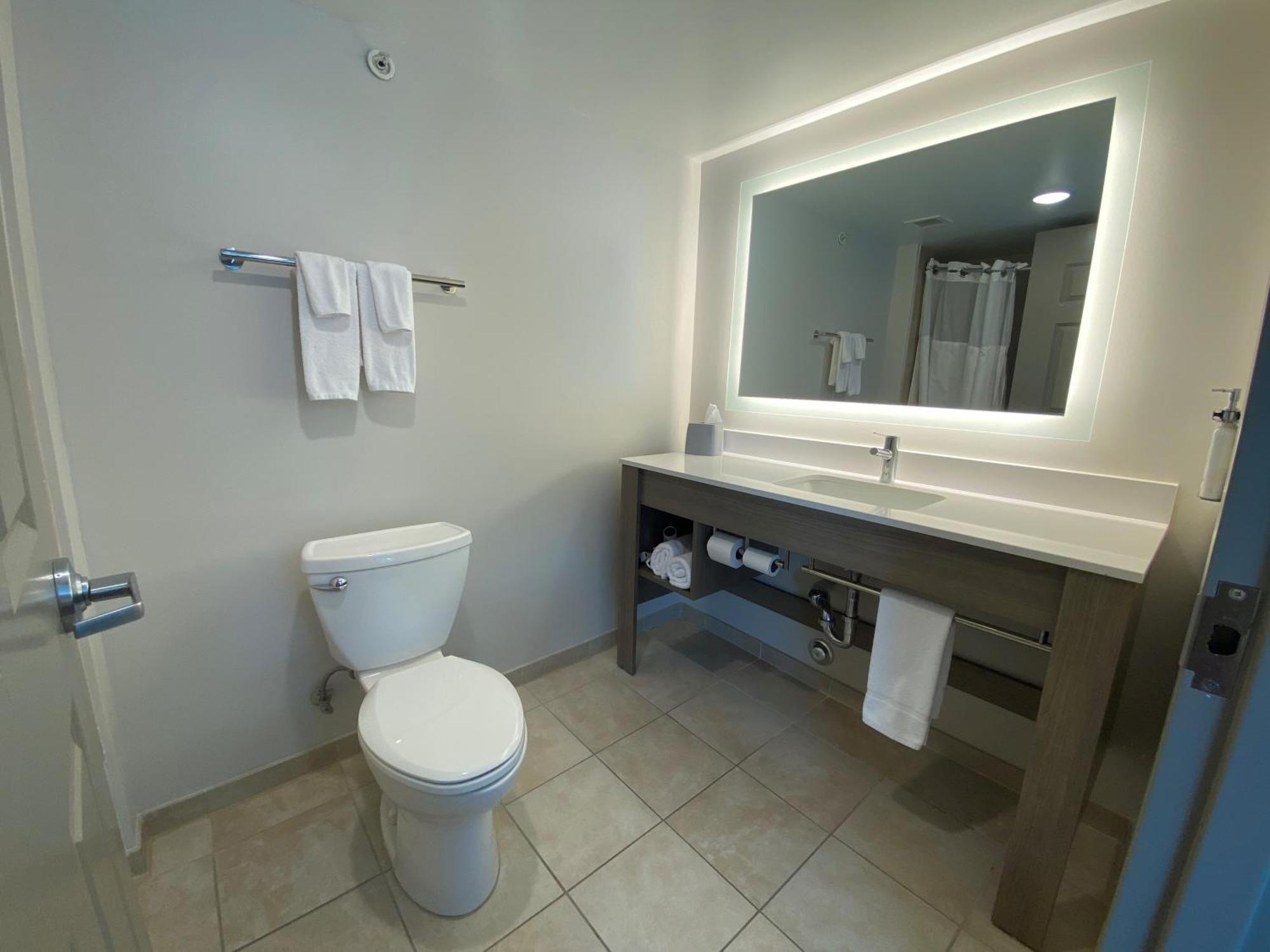 Wingate By Wyndham State Arena Raleigh/Cary Hotel Εξωτερικό φωτογραφία