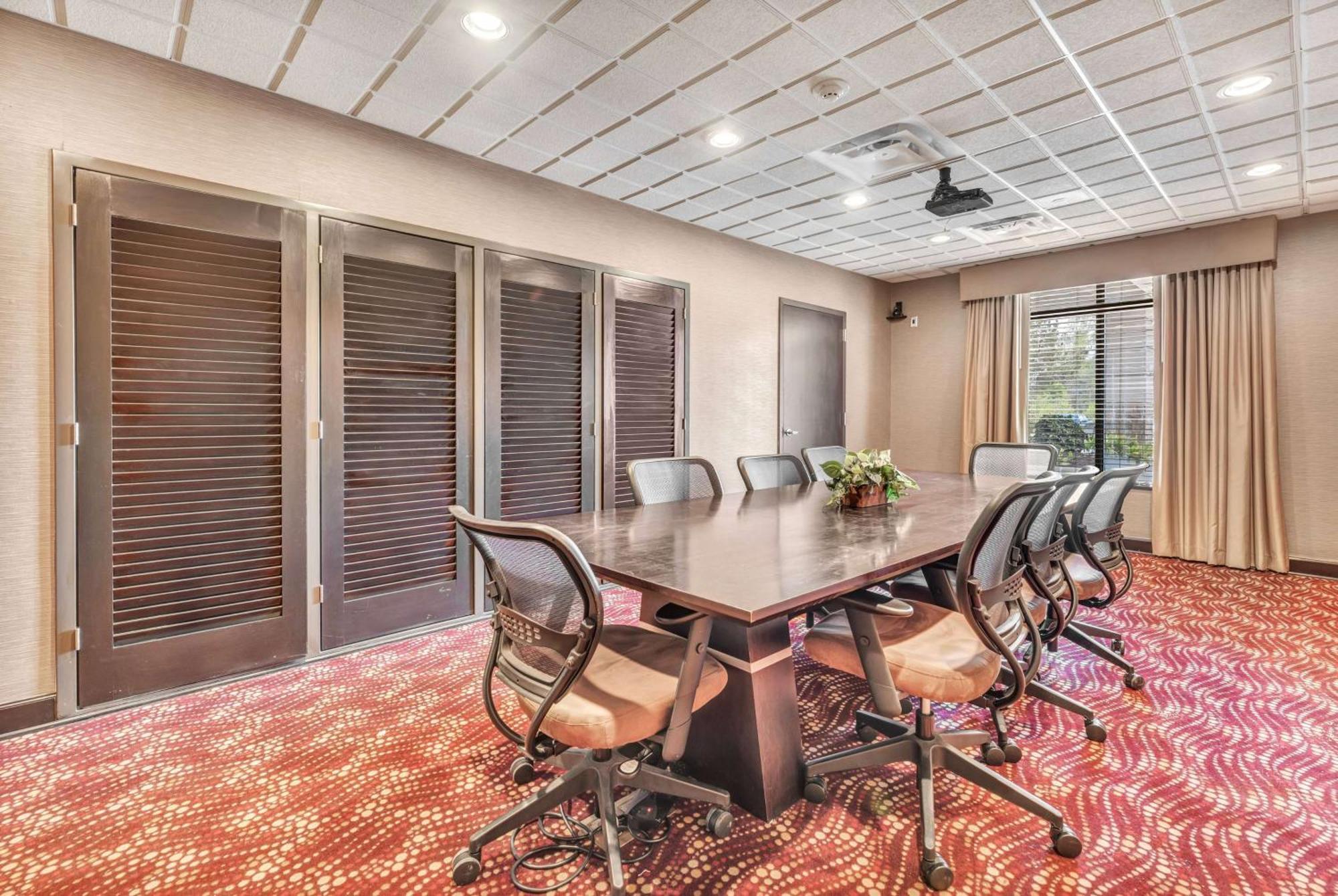 Wingate By Wyndham State Arena Raleigh/Cary Hotel Εξωτερικό φωτογραφία