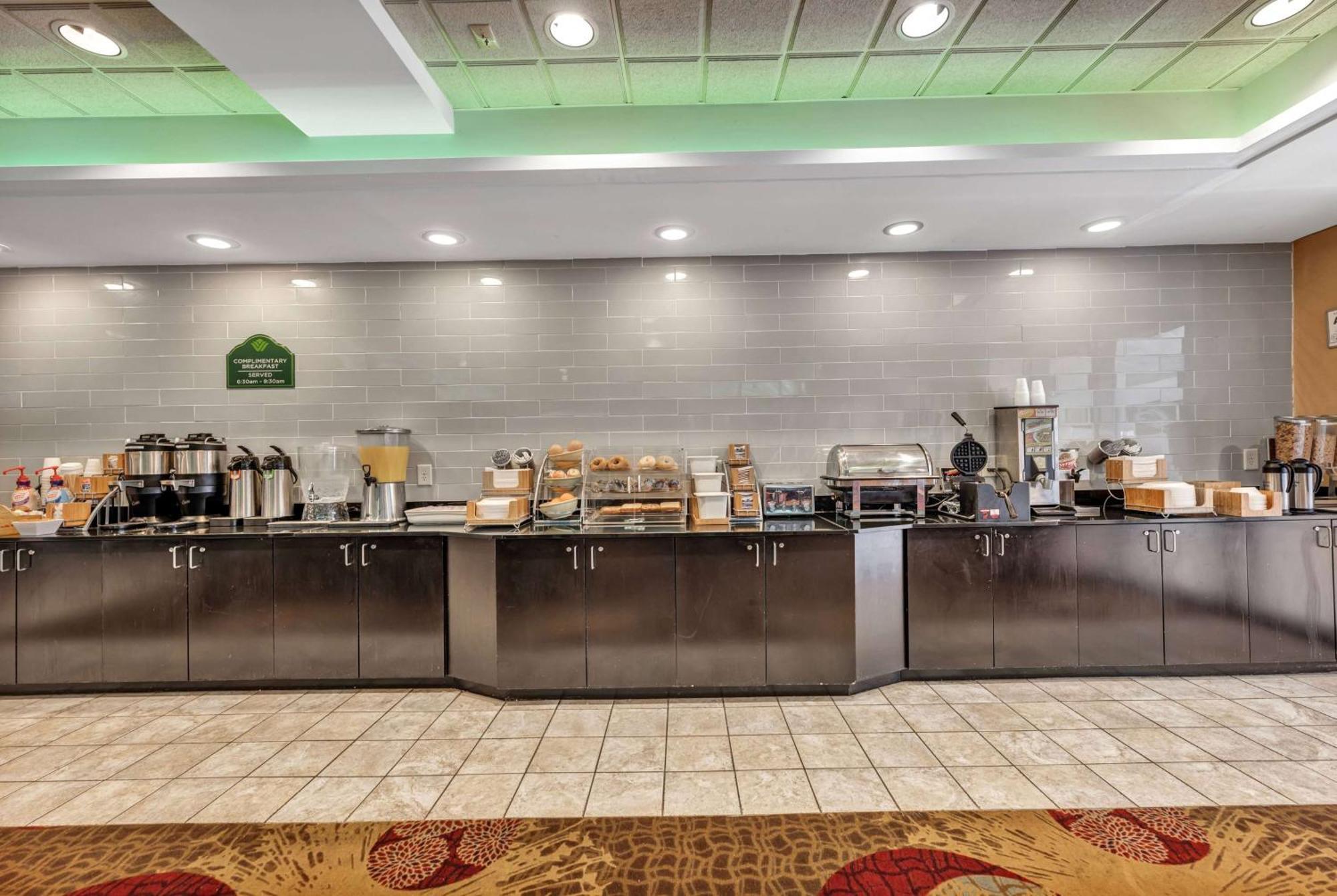 Wingate By Wyndham State Arena Raleigh/Cary Hotel Εξωτερικό φωτογραφία